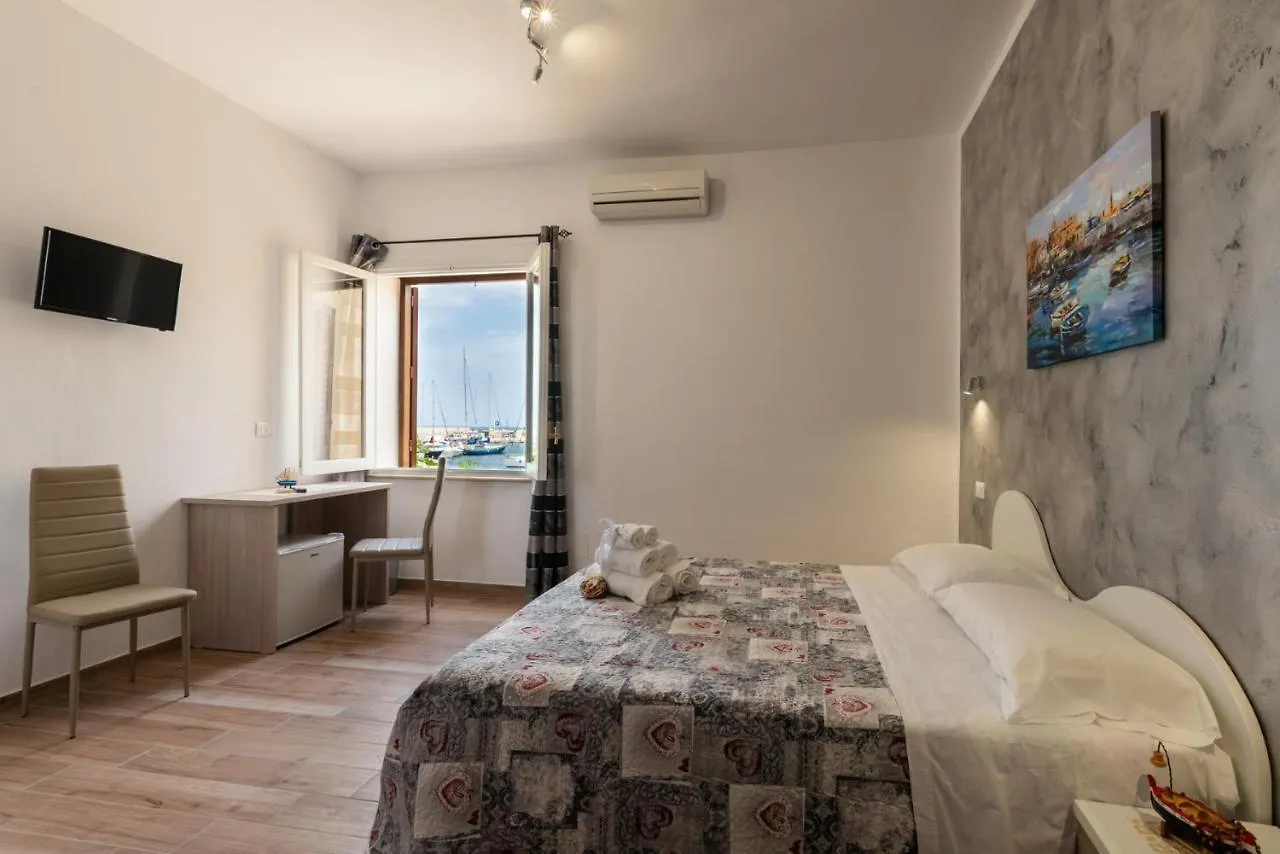 Bed and Breakfast Il vecchio e il mare San Vito Lo Capo 0*,